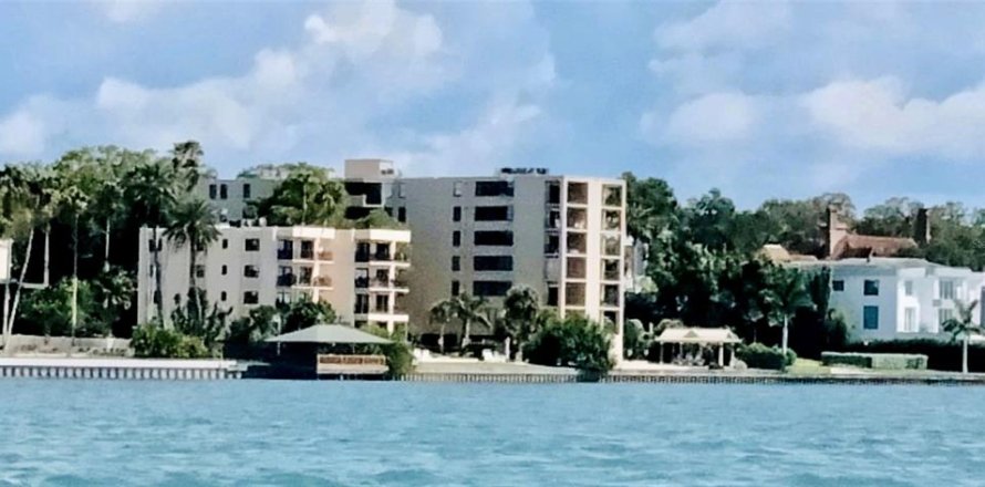 Condominio en Clearwater, Florida, 2 dormitorios  № 1358268