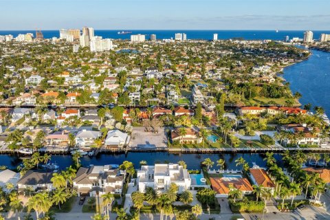 Villa ou maison à vendre à Fort Lauderdale, Floride: 6 chambres, 723.52 m2 № 1026363 - photo 1