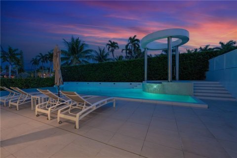 Casa en venta en Fort Lauderdale, Florida, 6 dormitorios, 723.52 m2 № 1026363 - foto 22