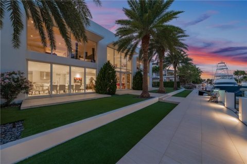 Villa ou maison à vendre à Fort Lauderdale, Floride: 6 chambres, 723.52 m2 № 1026363 - photo 23