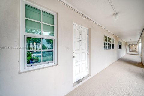 Copropriété à vendre à Pompano Beach, Floride: 2 chambres, 98.85 m2 № 1049414 - photo 3