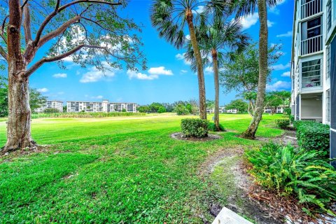 Condo in Pompano Beach, Florida, 2 bedrooms  № 1049414 - photo 21