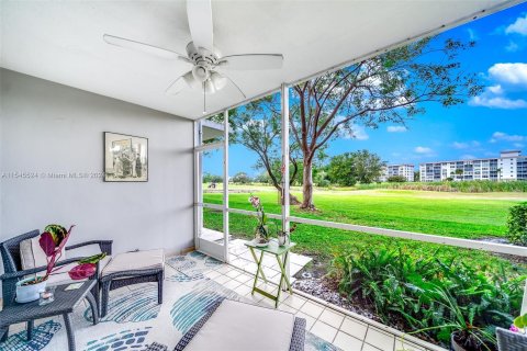 Copropriété à vendre à Pompano Beach, Floride: 2 chambres, 98.85 m2 № 1049414 - photo 20