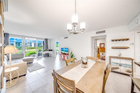 Copropriété à vendre à Pompano Beach, Floride: 2 chambres, 98.85 m2 № 1049414 - photo 10