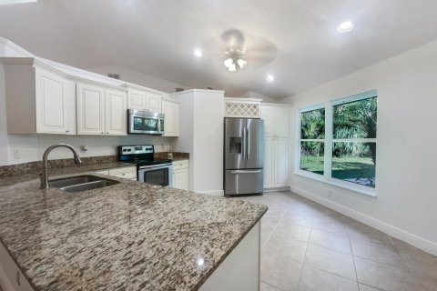 House in Jupiter, Florida 3 bedrooms, 180.97 sq.m. № 1074618 - photo 1