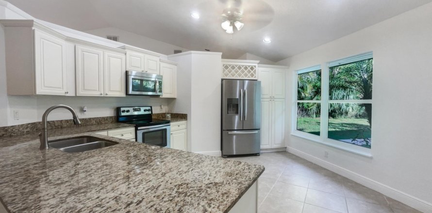 House in Jupiter, Florida 3 bedrooms, 180.97 sq.m. № 1074618