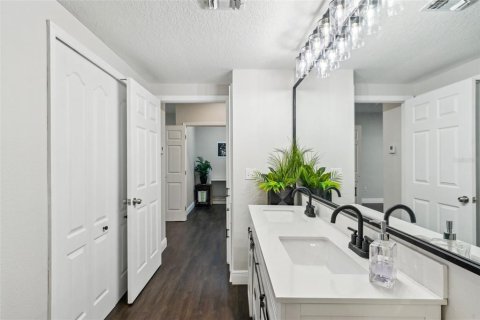 Condo in Tampa, Florida, 2 bedrooms  № 1433604 - photo 23