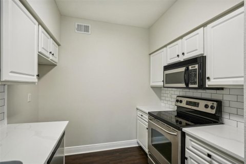 Condo in Tampa, Florida, 2 bedrooms  № 1433604 - photo 14