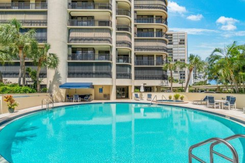 Condo in West Palm Beach, Florida, 2 bedrooms  № 1068450 - photo 3