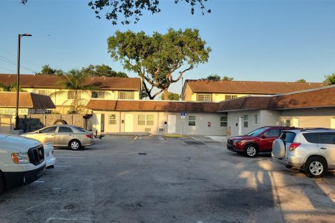 Commercial property in Fort Lauderdale, Florida 277.13 sq.m. № 1397042 - photo 7