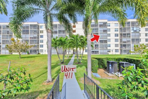 Condo in Pembroke Pines, Florida, 1 bedroom  № 1282161 - photo 15