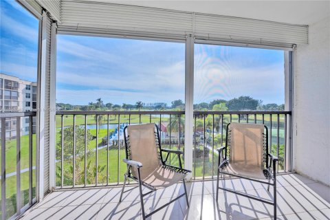 Condo in Pembroke Pines, Florida, 1 bedroom  № 1282161 - photo 11