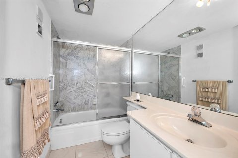 Copropriété à vendre à Pembroke Pines, Floride: 1 chambre, 74.32 m2 № 1282161 - photo 10