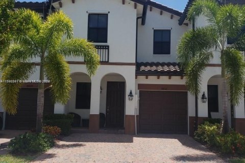 Townhouse in Doral, Florida 3 bedrooms, 165.09 sq.m. № 1037736 - photo 1