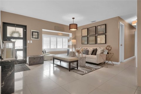Casa en venta en South Miami, Florida, 3 dormitorios, 204.57 m2 № 1037797 - foto 6
