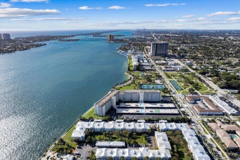 Copropriété à vendre à Lake Park, Floride: 2 chambres, 133.78 m2 № 1061257 - photo 9