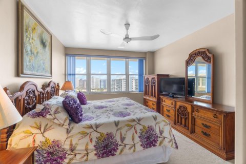 Condo in Fort Lauderdale, Florida, 2 bedrooms  № 1061295 - photo 24