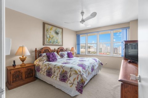 Condo in Fort Lauderdale, Florida, 2 bedrooms  № 1061295 - photo 25