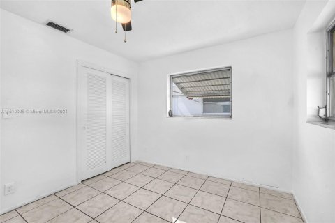 Casa en venta en Tamarac, Florida, 2 dormitorios, 100.52 m2 № 1029130 - foto 18