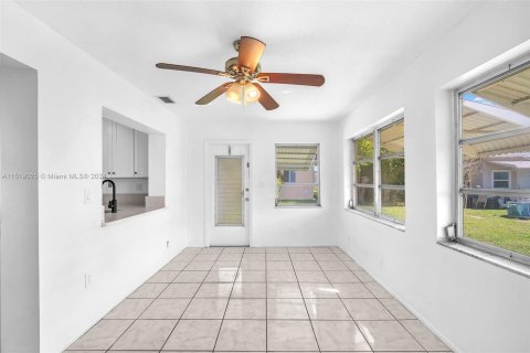 Casa en venta en Tamarac, Florida, 2 dormitorios, 100.52 m2 № 1029130 - foto 11