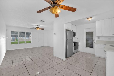 Casa en venta en Tamarac, Florida, 2 dormitorios, 100.52 m2 № 1029130 - foto 5