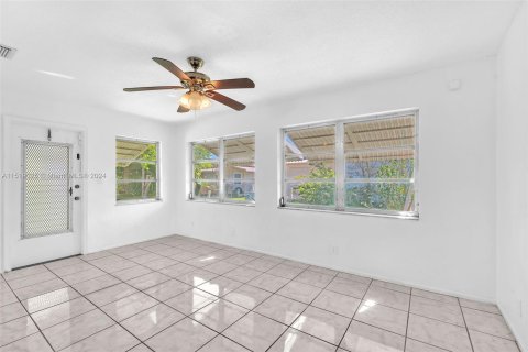 Casa en venta en Tamarac, Florida, 2 dormitorios, 100.52 m2 № 1029130 - foto 9