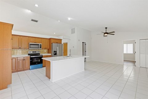 Villa ou maison à vendre à Coral Springs, Floride: 4 chambres, 185.25 m2 № 1398409 - photo 16