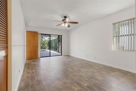 Villa ou maison à vendre à Coral Springs, Floride: 4 chambres, 185.25 m2 № 1398409 - photo 23