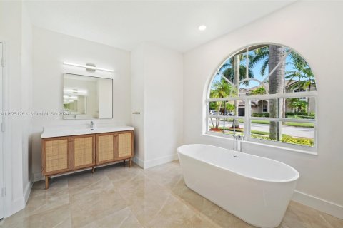 Villa ou maison à vendre à Weston, Floride: 4 chambres, 252.32 m2 № 1398369 - photo 19