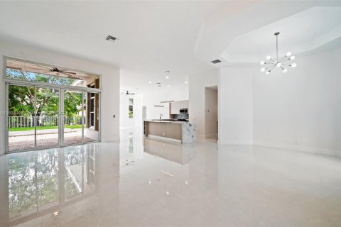 Villa ou maison à vendre à Weston, Floride: 4 chambres, 252.32 m2 № 1398369 - photo 10