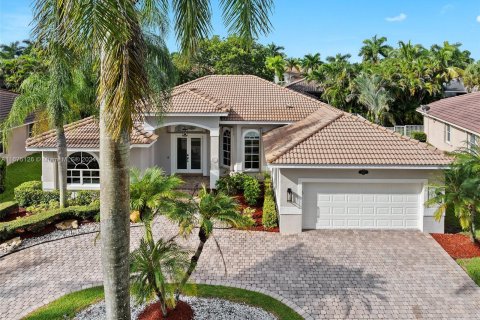 Villa ou maison à vendre à Weston, Floride: 4 chambres, 252.32 m2 № 1398369 - photo 1