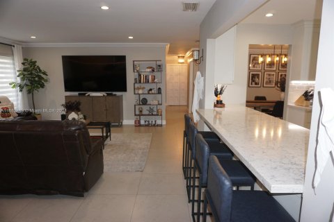 Casa en venta en Miami, Florida, 4 dormitorios, 212.56 m2 № 1417100 - foto 18