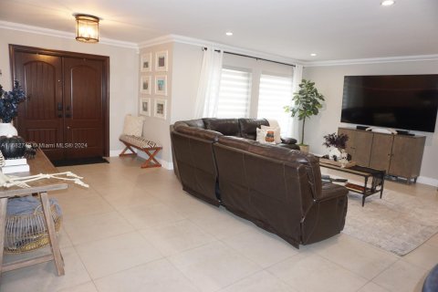 Casa en venta en Miami, Florida, 4 dormitorios, 212.56 m2 № 1417100 - foto 19