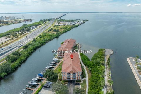 Copropriété à vendre à Tampa, Floride: 2 chambres, 91.97 m2 № 1390624 - photo 2