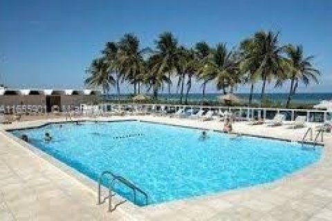 Condominio en alquiler en Miami Beach, Florida, 2 dormitorios, 95.69 m2 № 1356915 - foto 14