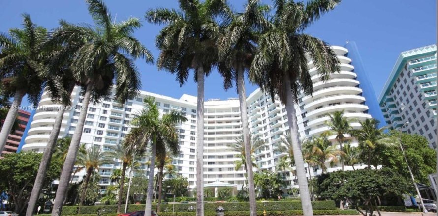 Condominio en Miami Beach, Florida, 2 dormitorios  № 1356915