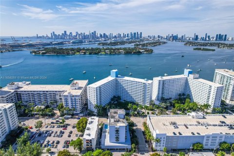 Condominio en alquiler en Miami Beach, Florida, 1 dormitorio, 40.32 m2 № 1356996 - foto 15