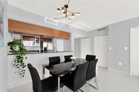 Condominio en venta en Miami, Florida, 2 dormitorios, 106.28 m2 № 1356997 - foto 16