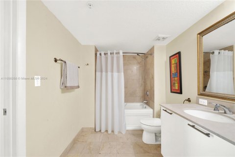 Condominio en venta en Miami, Florida, 2 dormitorios, 106.28 m2 № 1356997 - foto 13