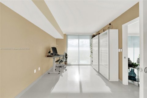 Condominio en venta en Miami, Florida, 2 dormitorios, 106.28 m2 № 1356997 - foto 19