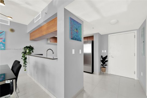 Copropriété à vendre à Miami, Floride: 2 chambres, 106.28 m2 № 1356997 - photo 17