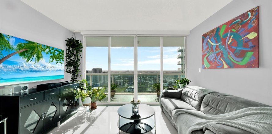 Condo in Miami, Florida, 2 bedrooms  № 1356997