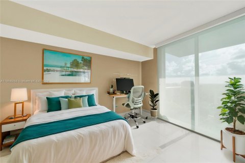 Condo in Miami, Florida, 2 bedrooms  № 1356997 - photo 18