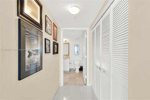 Condominio en venta en Miami, Florida, 2 dormitorios, 106.28 m2 № 1356997 - foto 22