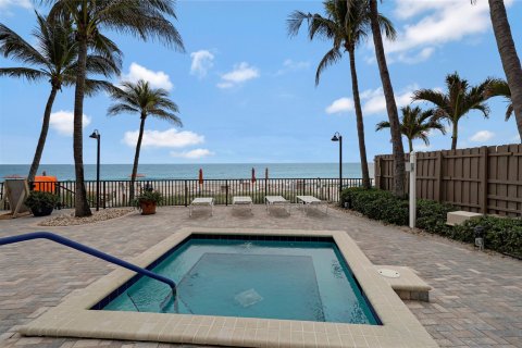 Condo in Fort Lauderdale, Florida, 1 bedroom  № 1058761 - photo 3