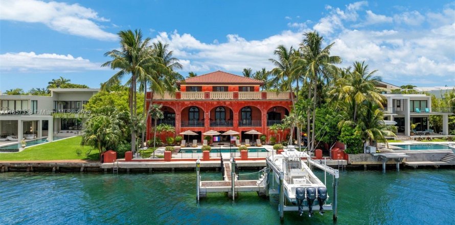 House in Key Biscayne, Florida 7 bedrooms, 579.71 sq.m. № 1362200