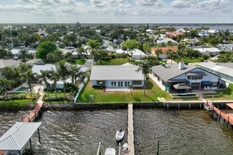 Villa ou maison à vendre à Palm City, Floride: 3 chambres, 202.81 m2 № 1061105 - photo 4