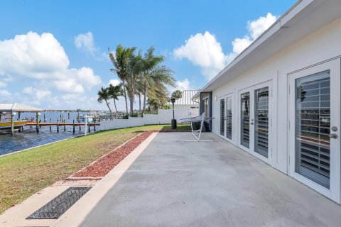 Villa ou maison à vendre à Palm City, Floride: 3 chambres, 202.81 m2 № 1061105 - photo 21