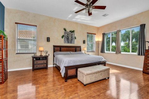 House in Pembroke Pines, Florida 5 bedrooms, 290.23 sq.m. № 1240563 - photo 23