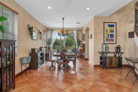 Casa en venta en Pembroke Pines, Florida, 5 dormitorios, 290.23 m2 № 1240563 - foto 9